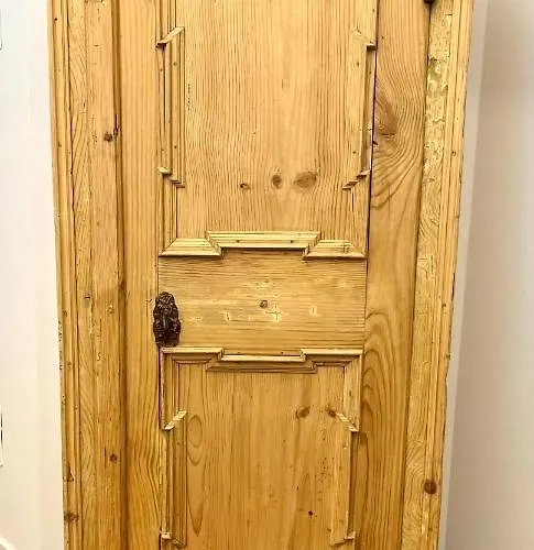 Streiter Rooms