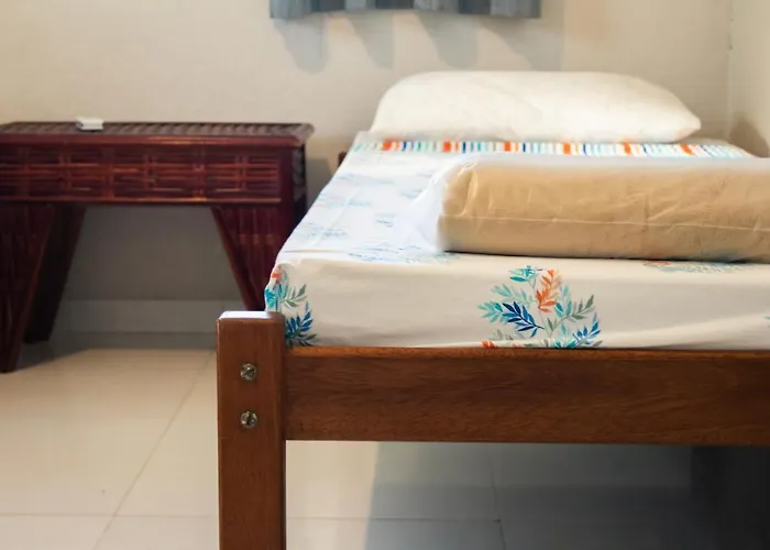 CASA NA RUA DO PIRUÍ EM AREMBEPE com ar