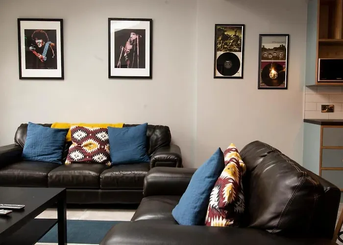 Modern City Centre Rooms