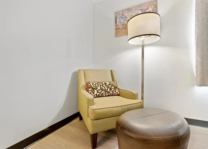 Days Inn By Wyndham Erie