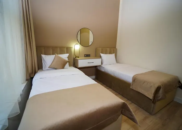 B&M Hotel