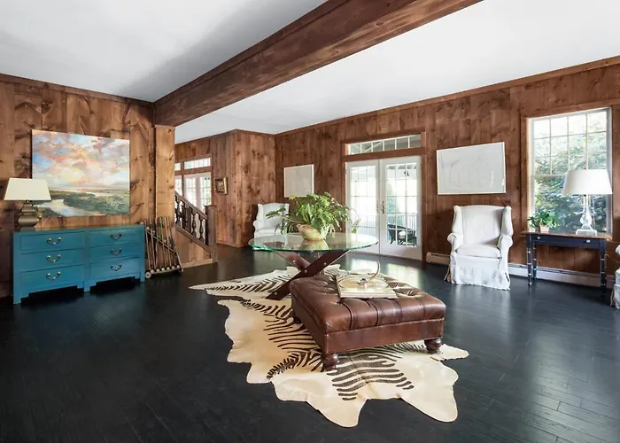 Cape Arundel Inn - Club House