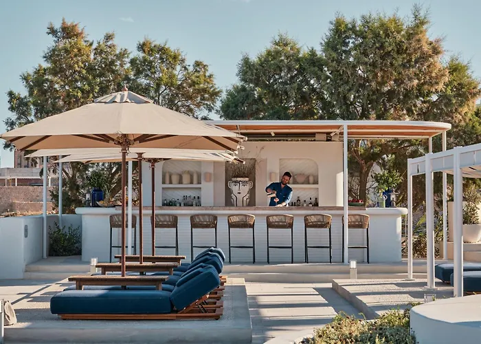 Luxury hotel only: Cosme, A Luxury Collection Resort, Paros