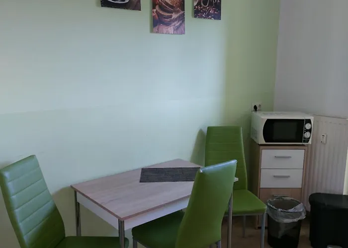 Ferienvermietung: Ferienwohnung Holzhausen