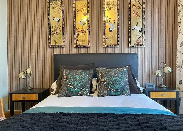 Knights Court Hotel