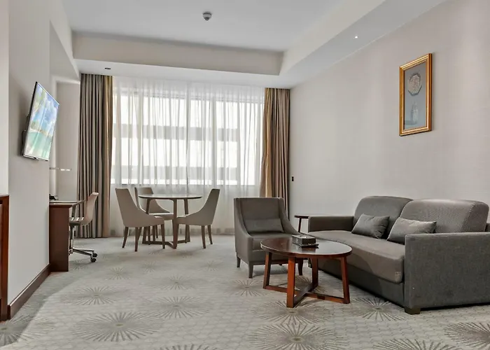 Resorts Guide Holiday Suites Al Azizia