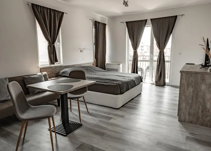 July'S Guest House