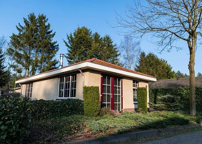 Ruim vakantiehuis met mooie tuin op de Veluwe