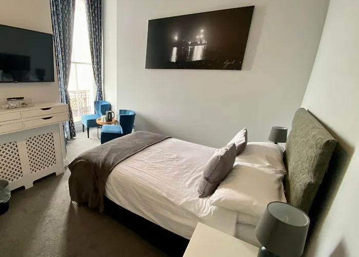 Hotel: East Beach Hotel
