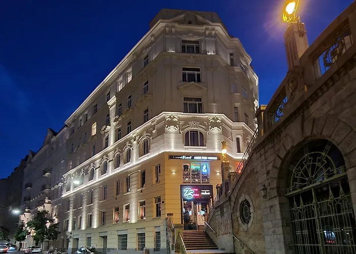 Pension Mozart - Newly Renovated