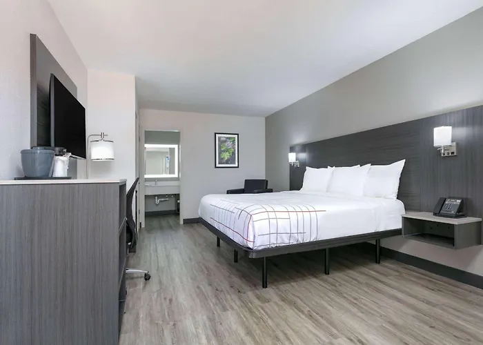 La Quinta Inn By Wyndham Dallas Uptown
