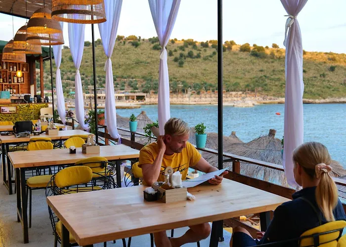 Nili Deluxe