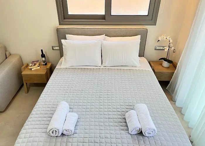Maison deluxe studios&apartment