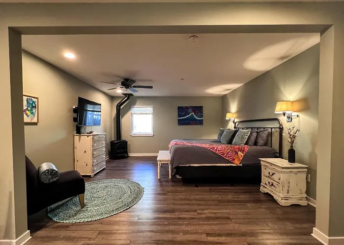Family Hotel: Sea Glass Inn