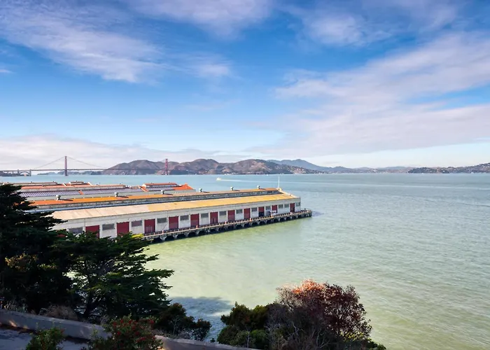 Pet Friendly hotel: Hi San Francisco Fisherman'S Wharf Hostel