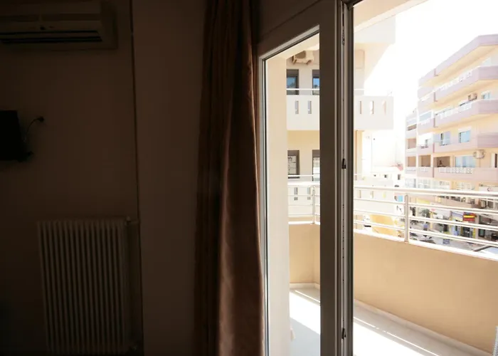 Kronos Hotel