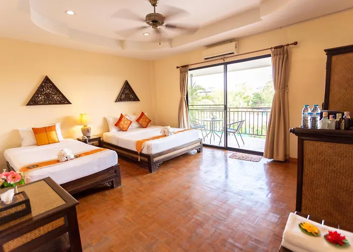 Chang Charlie Inn, Boutique