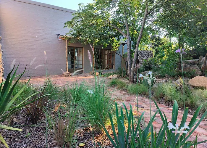 Family Hotel: Eloff Guest House And Gallery