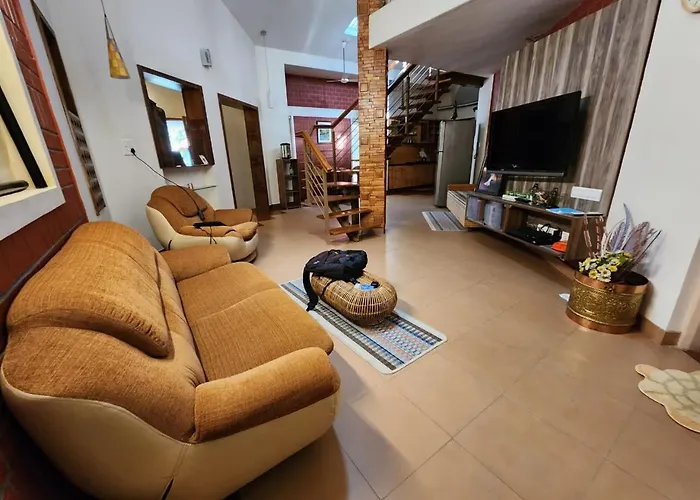 Villa: Golden Castle