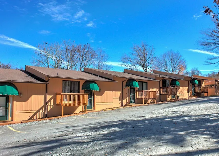 Cedar Village Condominiums