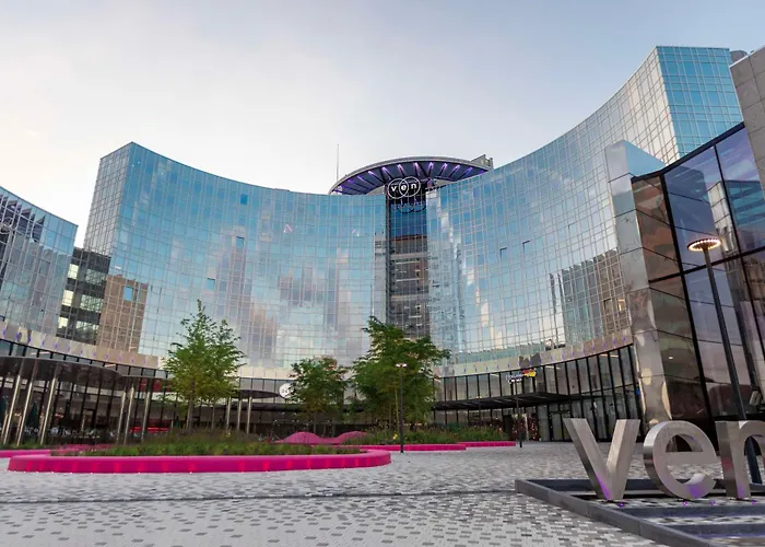Park Inn By Radisson City West