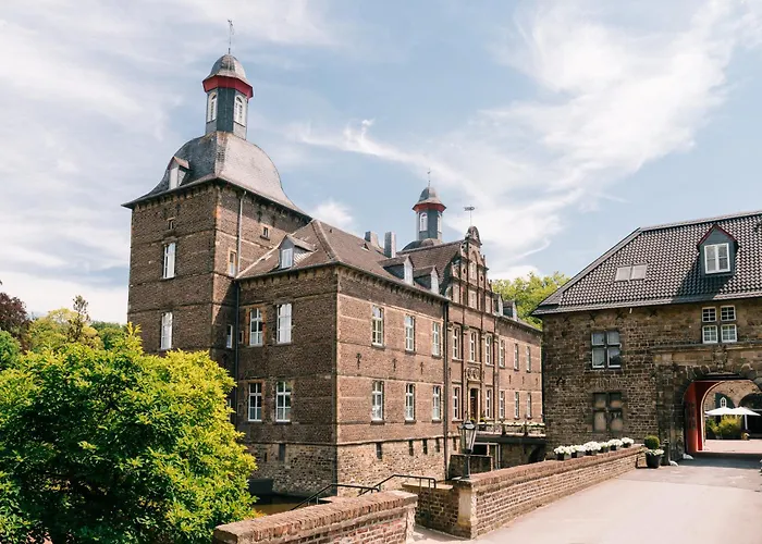  Schlosshotel Hugenpoet