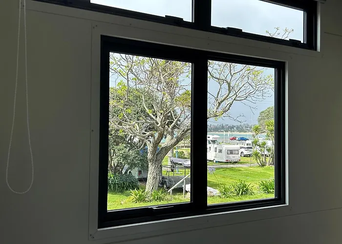 Takapuna Beach Holiday Park