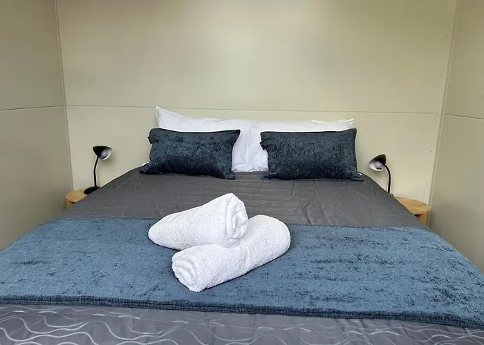 Takapuna Beach Holiday Park