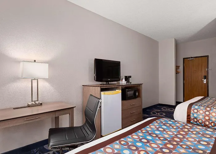 Baymont By Wyndham Waterloo