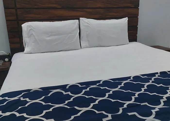 B&B only: Hotel Elegant Gulshan-E-Iqbal Karachi