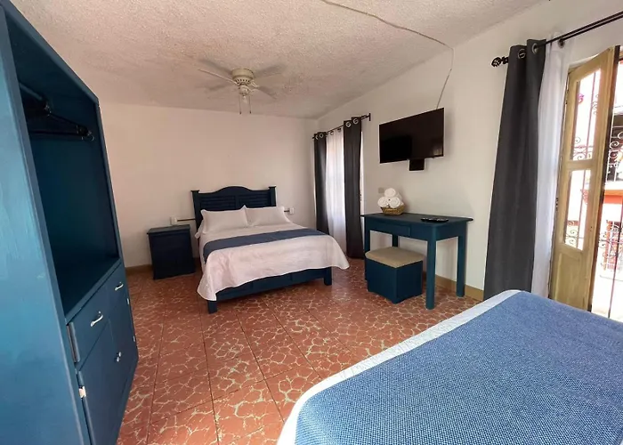 Hotel & Hostal Santuario