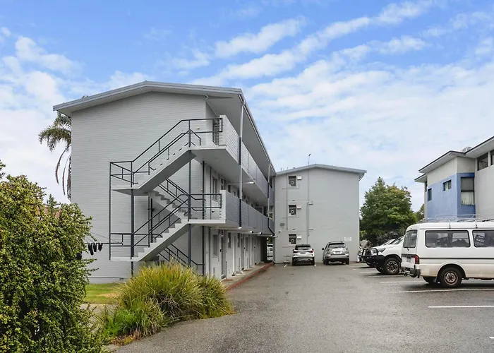Malibu Apartments - Perth