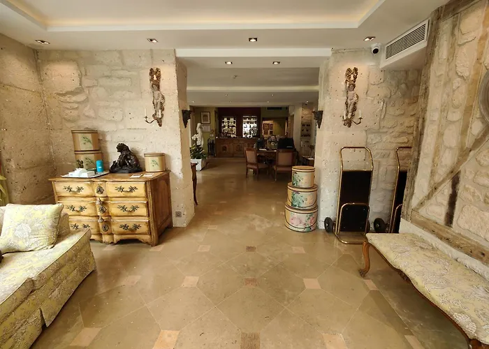  Le Relais Medicis