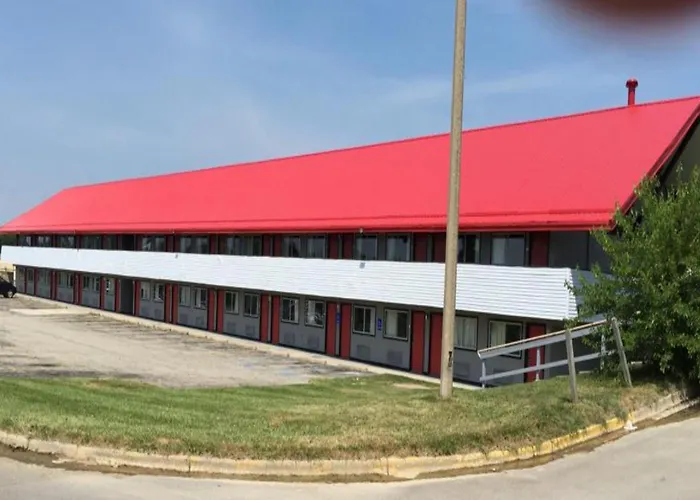 Family Hotel: Economy Inn Of Holland