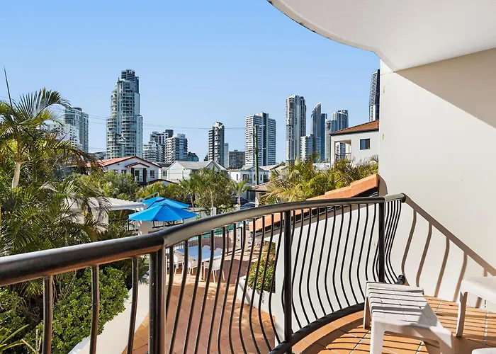 Dog friendly hotels Chevron Palms By Gold Coast Premium