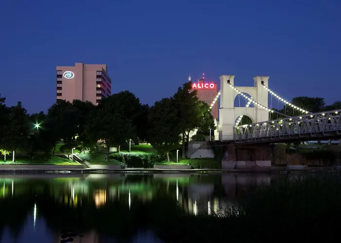 3 star hotels Hilton Waco