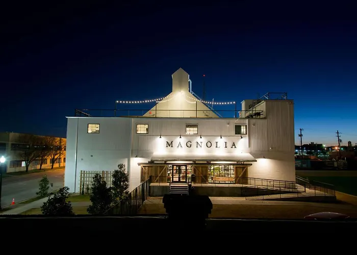 3 star hotels Hilton Waco