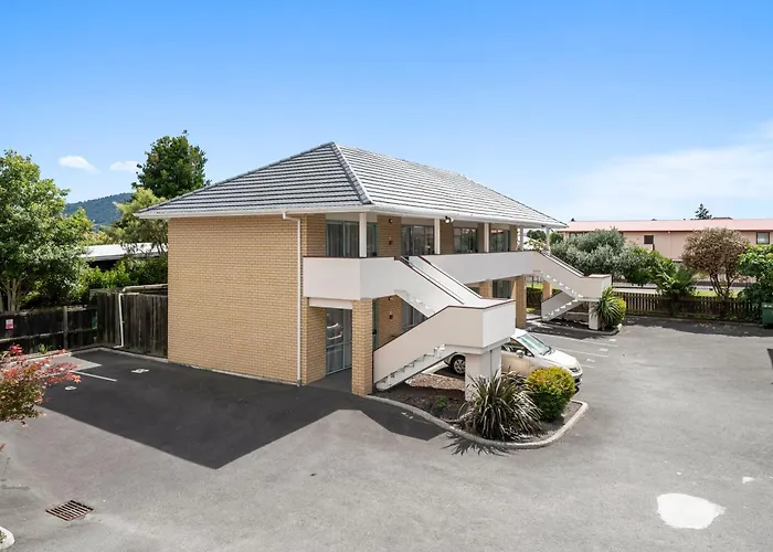 Motels Fenton Court