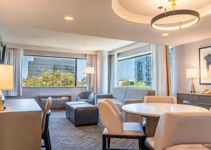 Doubletree By Hilton Orange County Airport