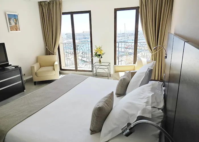 Hôtel accueillant les animaux: Cassis Loc - Chambre Meublée