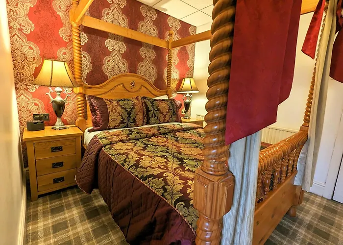 Brookside Hotel & Restaurant