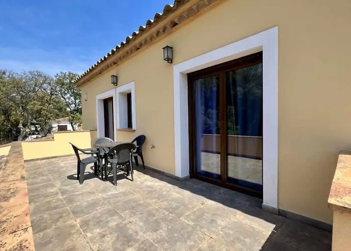 Casa Judibar con zona de barbacoa y piscina