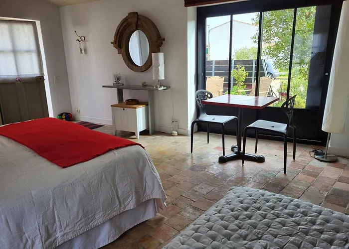 Ma Chambre D'Amis
