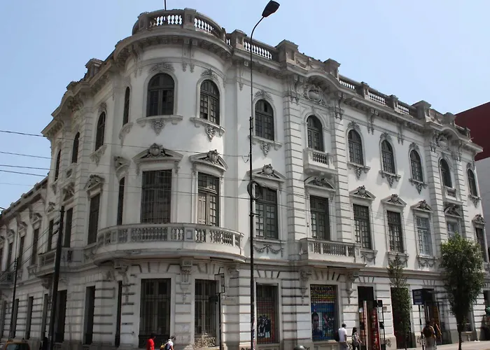 1900 Backpacker'S Hostel