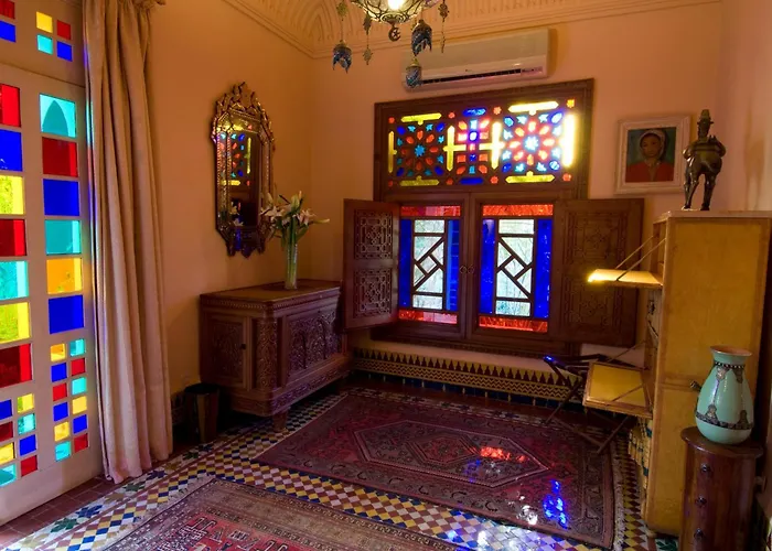Guests house Dar Ayniwen Garden & Bird Zoo