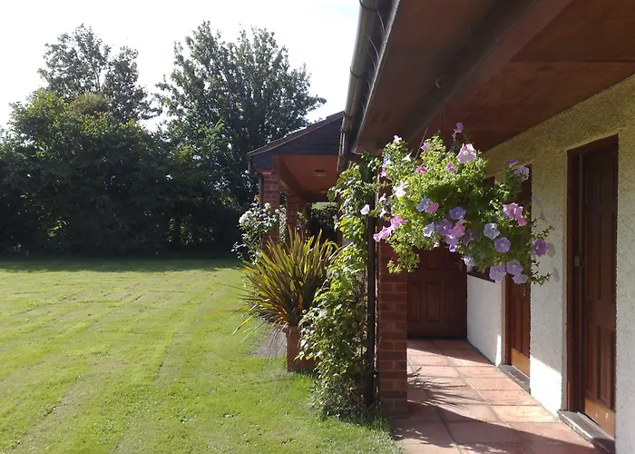 Hotel with view: Apple Tree Hotel