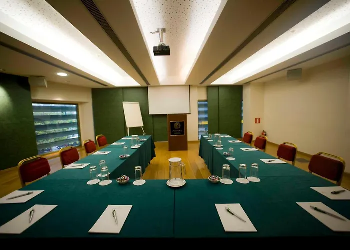 Centraal gelegen hotel: Athinais Hotel