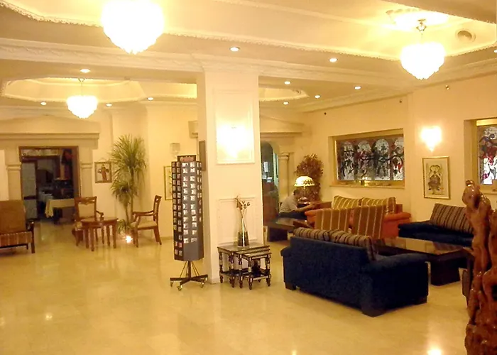 Commodore Hotel