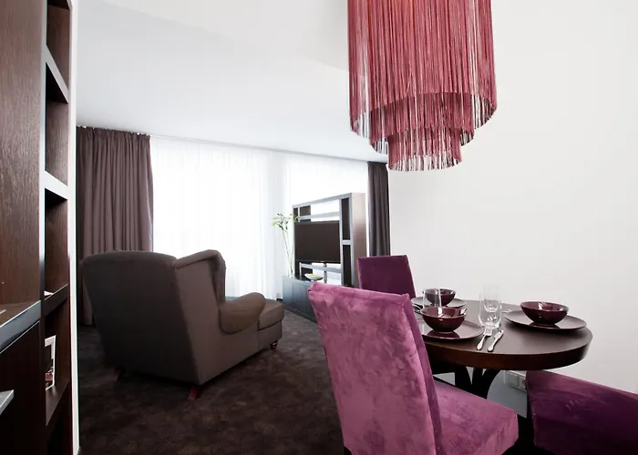 Apartment: Goodman'S Living