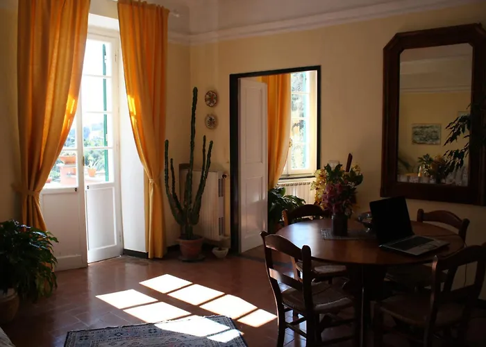 Hotel Con Piscina L'Antico Borgo